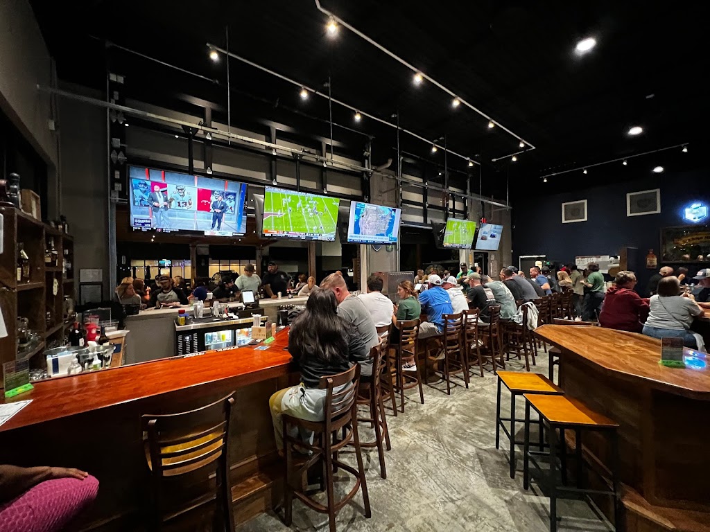 Dog and Duck | restaurant | 2826 US-52, Moncks Corner, SC 29461, USA | 8438095358 OR +1 843-809-5358