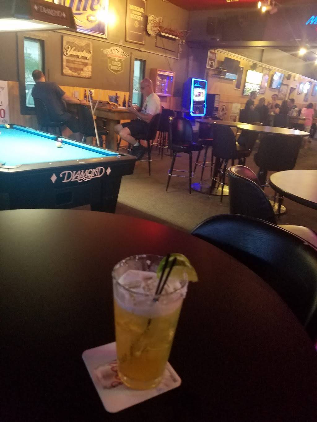 Mugsys Pub And Patio | restaurant | 1040 Hilliard Rome Rd, Columbus, OH 43228, USA | 6148702400 OR +1 614-870-2400