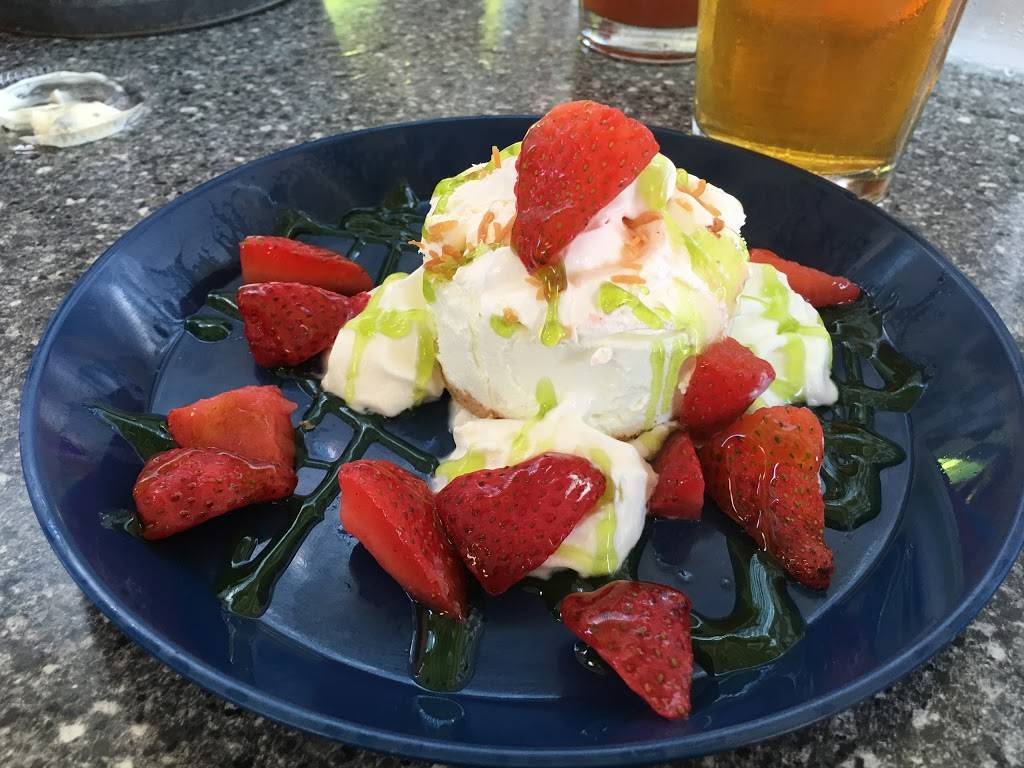 The Landing Patio Bar & Grill | restaurant | 2720, 1603 S Shore Dr, Clear Lake, IA 50428, USA | 6413235695 OR +1 641-323-5695