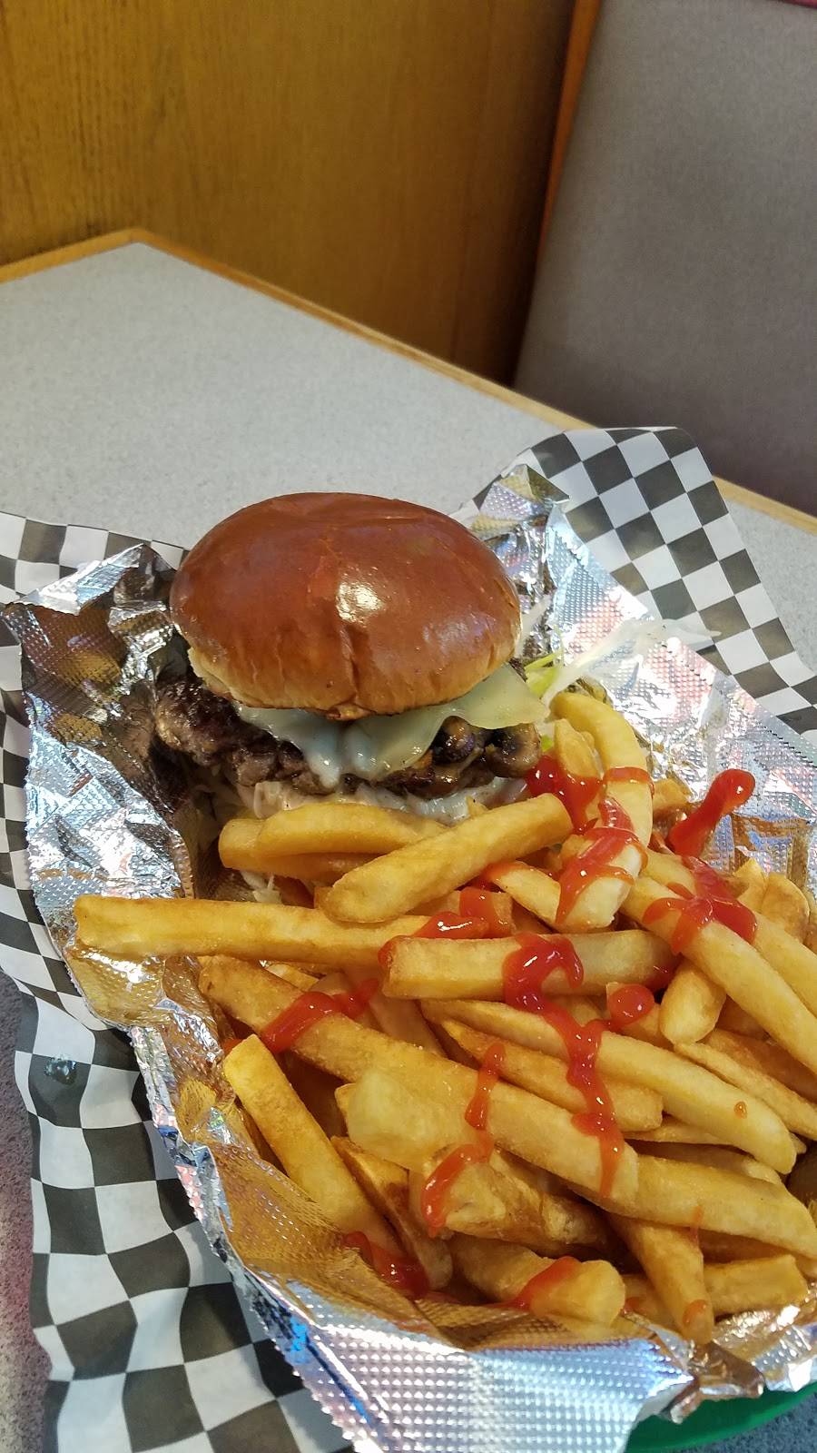 Heffys Hot Dogs | restaurant | 1520 N Elmhurst Rd, Mt Prospect, IL 60056, USA | 8473943339 OR +1 847-394-3339