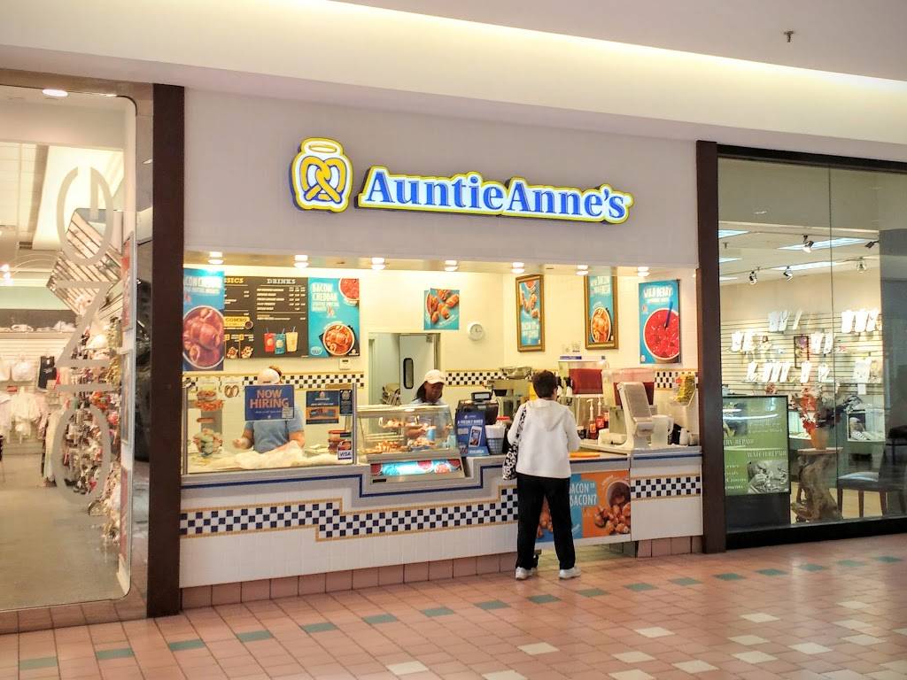 Auntie Annes | restaurant | 15 Miracle Mile Dr, Rochester, NY 14623, USA | 5852926360 OR +1 585-292-6360
