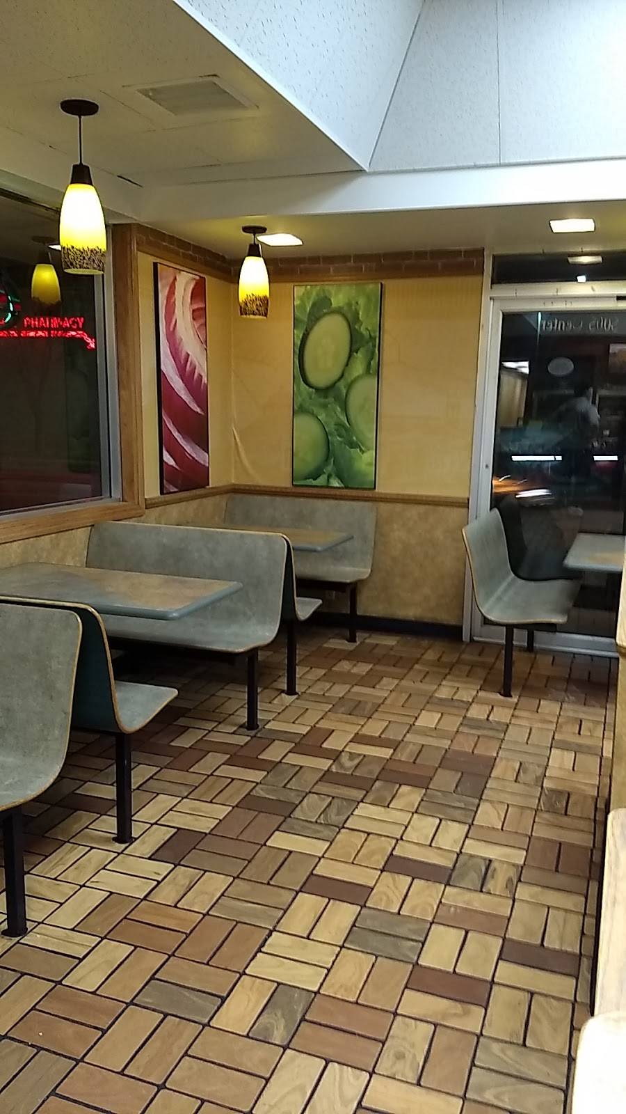 Subway | meal takeaway | 5005 Center St, Omaha, NE 68106, USA | 4025514416 OR +1 402-551-4416