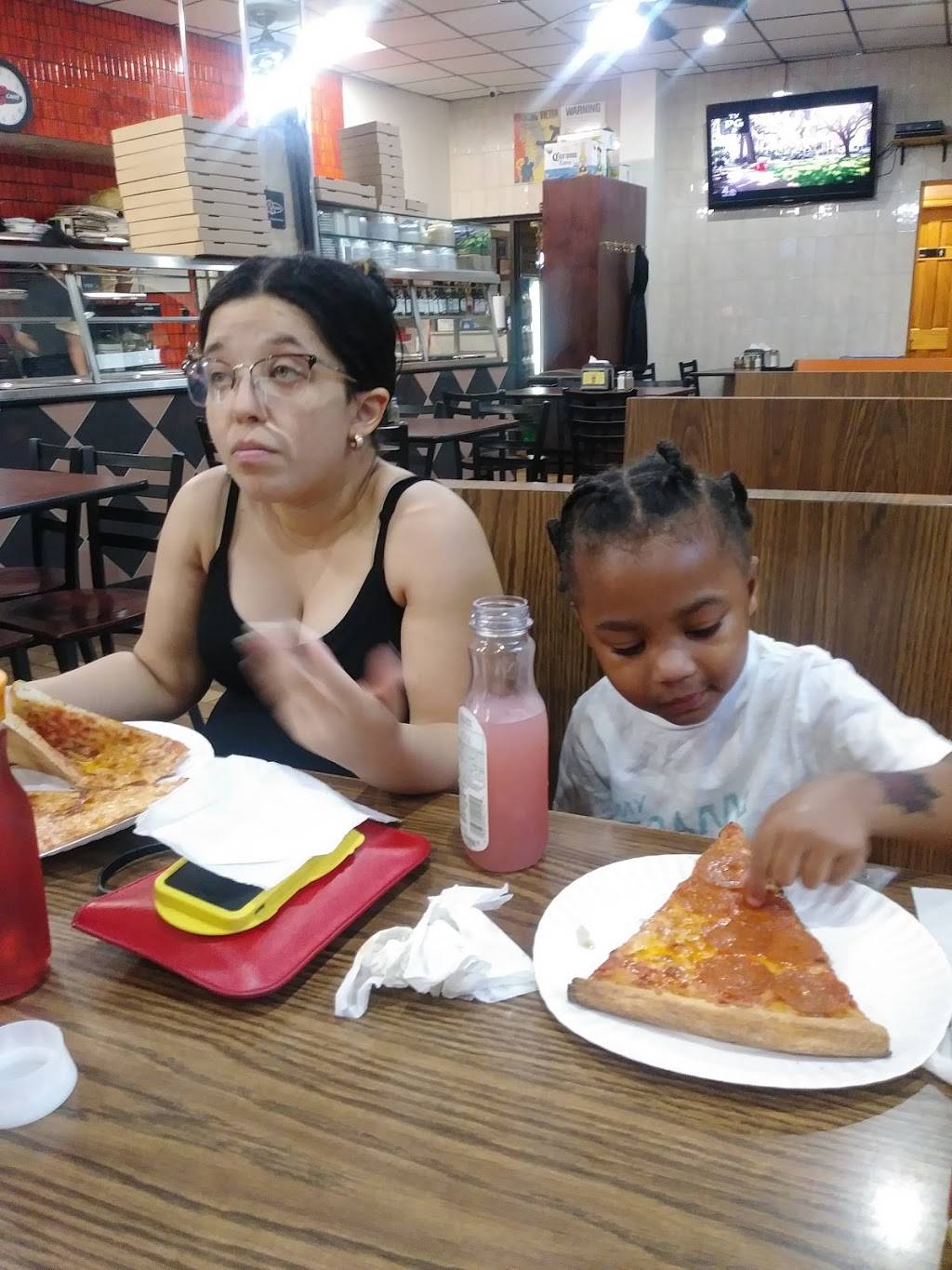 Leones Pizzeria | restaurant | 84-02 Cooper Ave, Glendale, NY 11385, USA | 7188944132 OR +1 718-894-4132