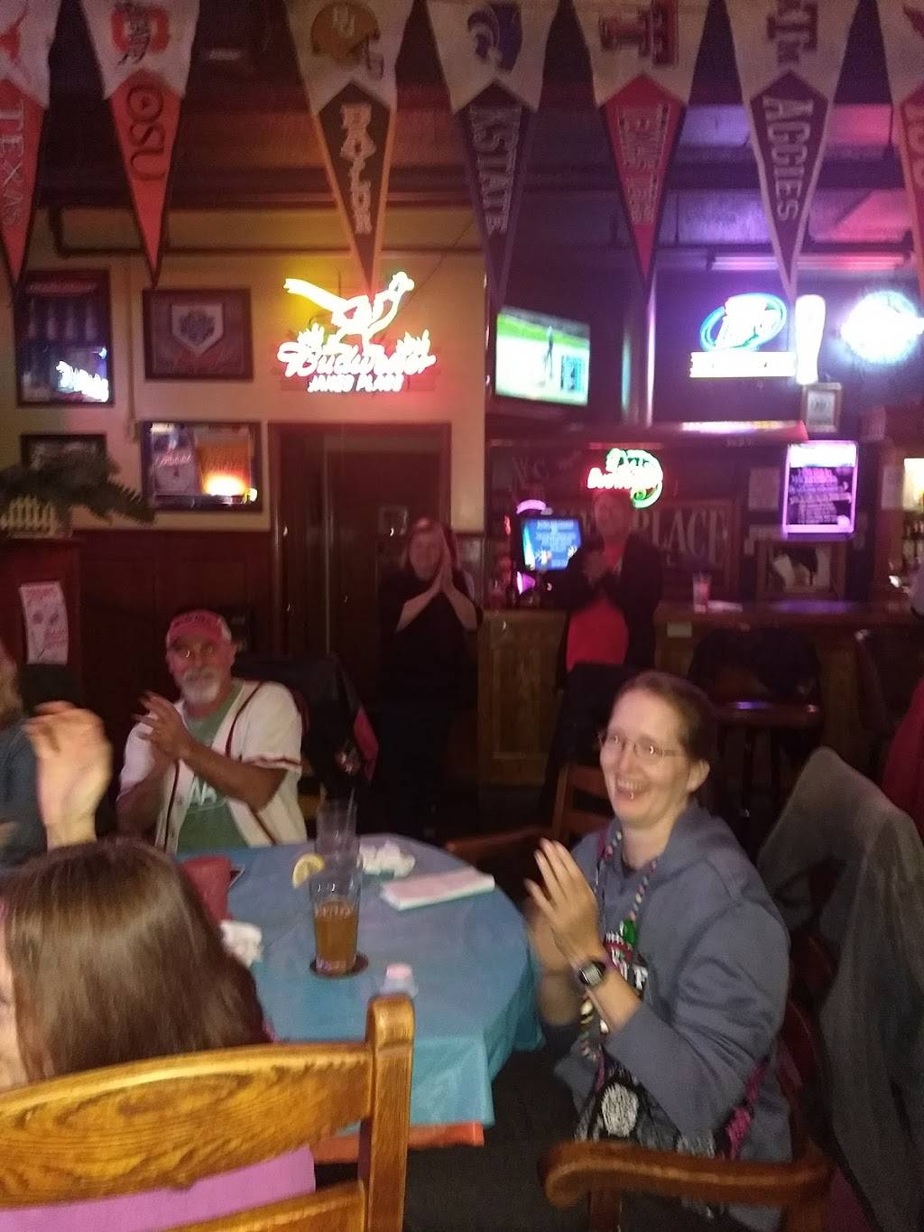 Jakes Place | restaurant | 12001 Johnson Dr, Shawnee, KS 66216, USA | 9139625253 OR +1 913-962-5253