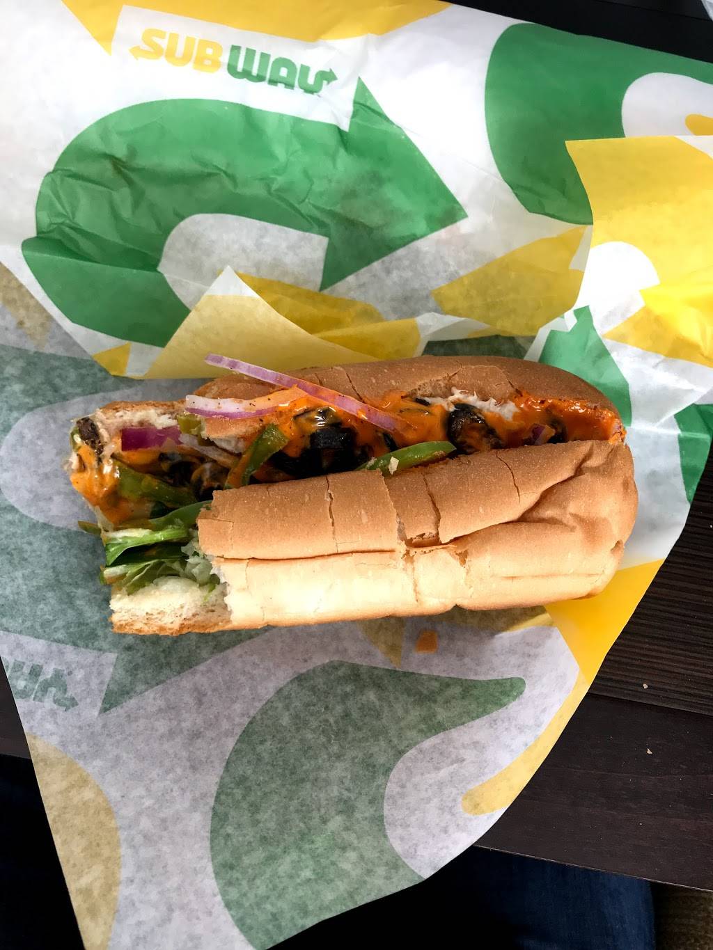 Subway | restaurant | 719 S Brook St, Louisville, KY 40202, USA | 5023336101 OR +1 502-333-6101