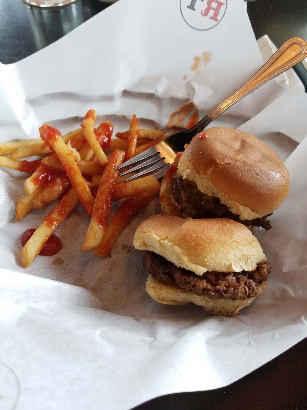 Ruby Tuesday | restaurant | 5274 N Abbe Rd, Sheffield, OH 44035, USA | 4409341200 OR +1 440-934-1200