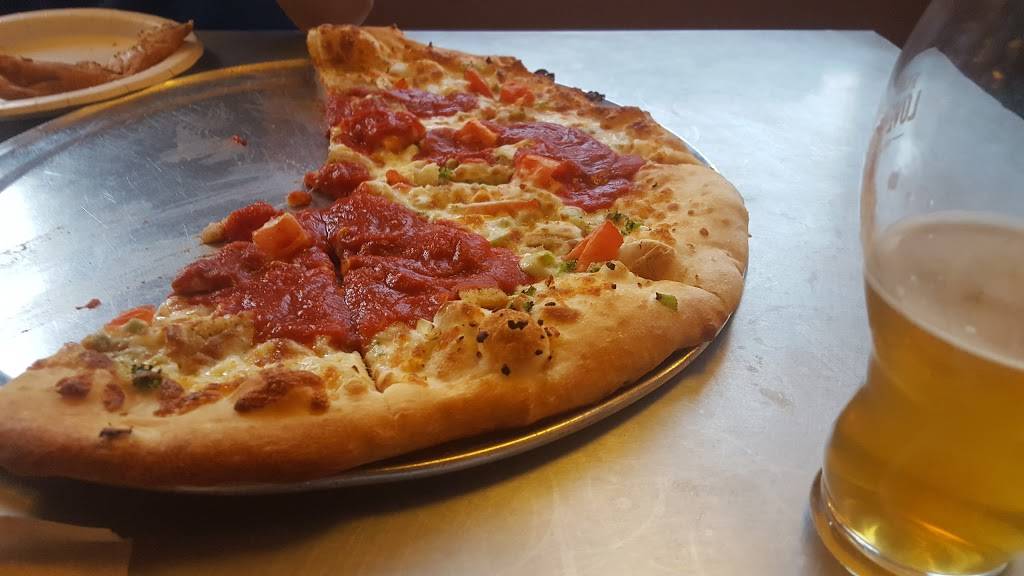 The Pizza Man | restaurant | 663 Broad St, Lyndonville, VT 05851, USA | 8026264766 OR +1 802-626-4766