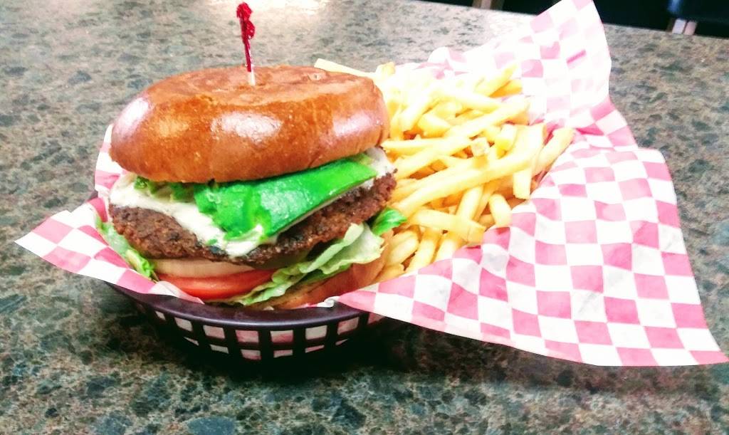 Shooters Wings & Things | restaurant | 1464 W Yosemite Ave, Manteca, CA 95337, USA | 2098258787 OR +1 209-825-8787