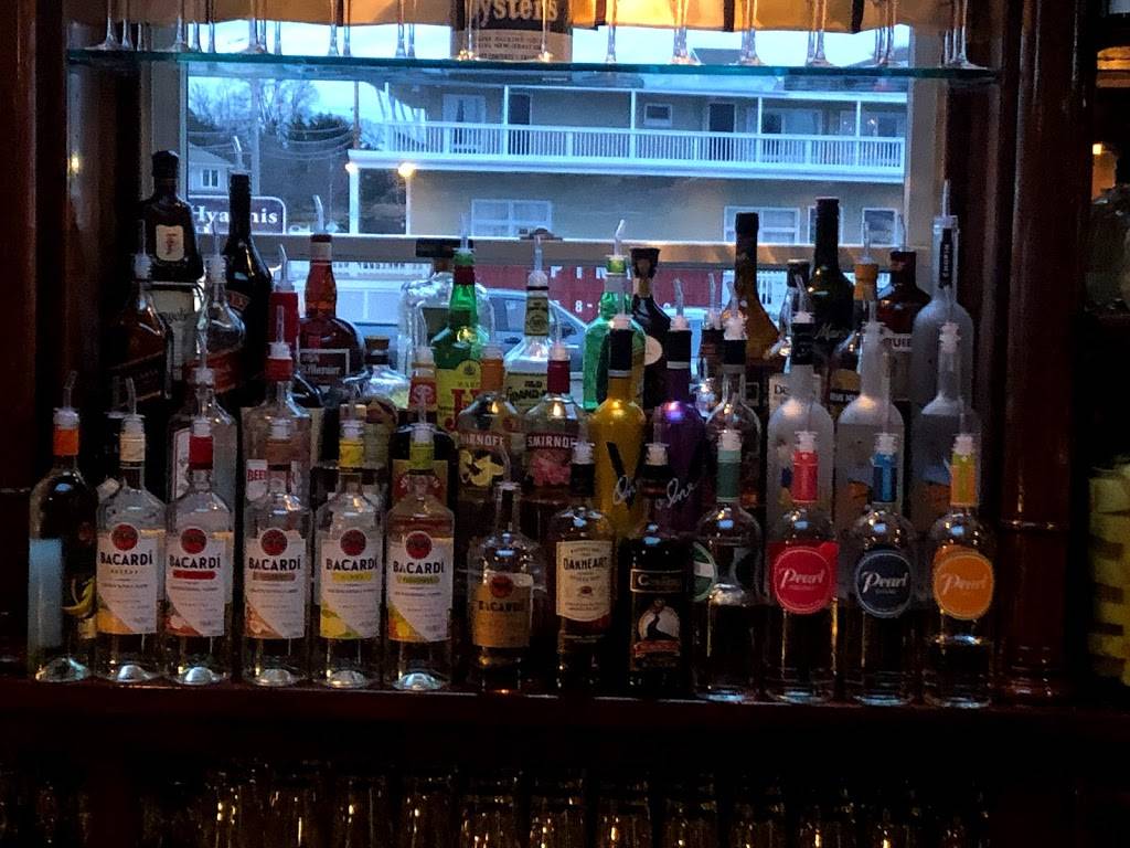 Baxters Boathouse | restaurant | 177 Pleasant St, Hyannis, MA 02601, USA | 5087754490 OR +1 508-775-4490