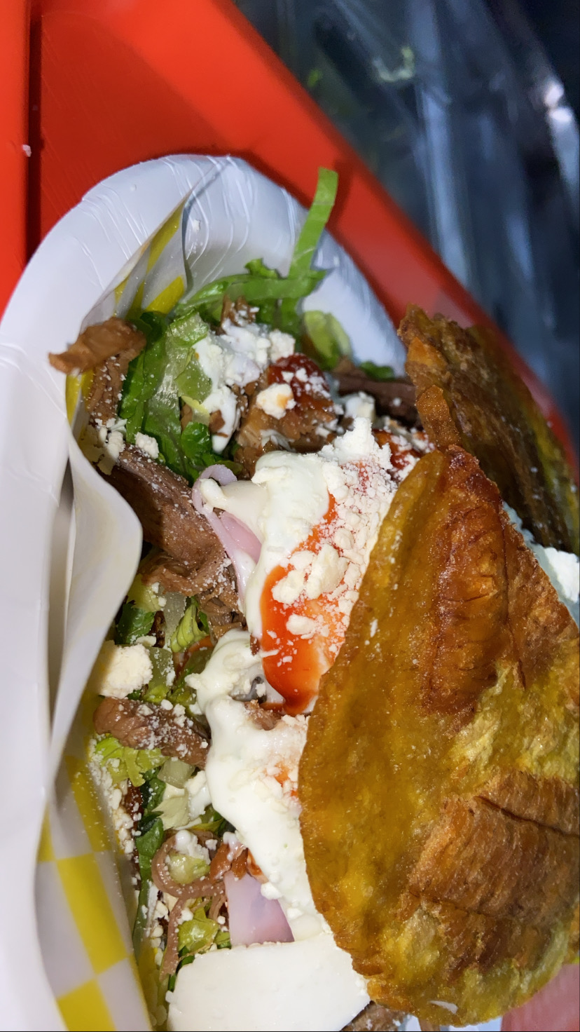 Big Tatos Express Grill | restaurant | 8300 NW 74th St, Medley, FL 33166, USA | 7862526784 OR +1 786-252-6784