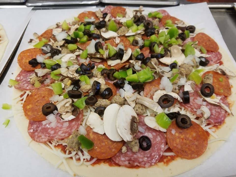 Moms U-Bake Pizza | meal takeaway | 49 N D St, Porterville, CA 93257, USA | 5597810530 OR +1 559-781-0530