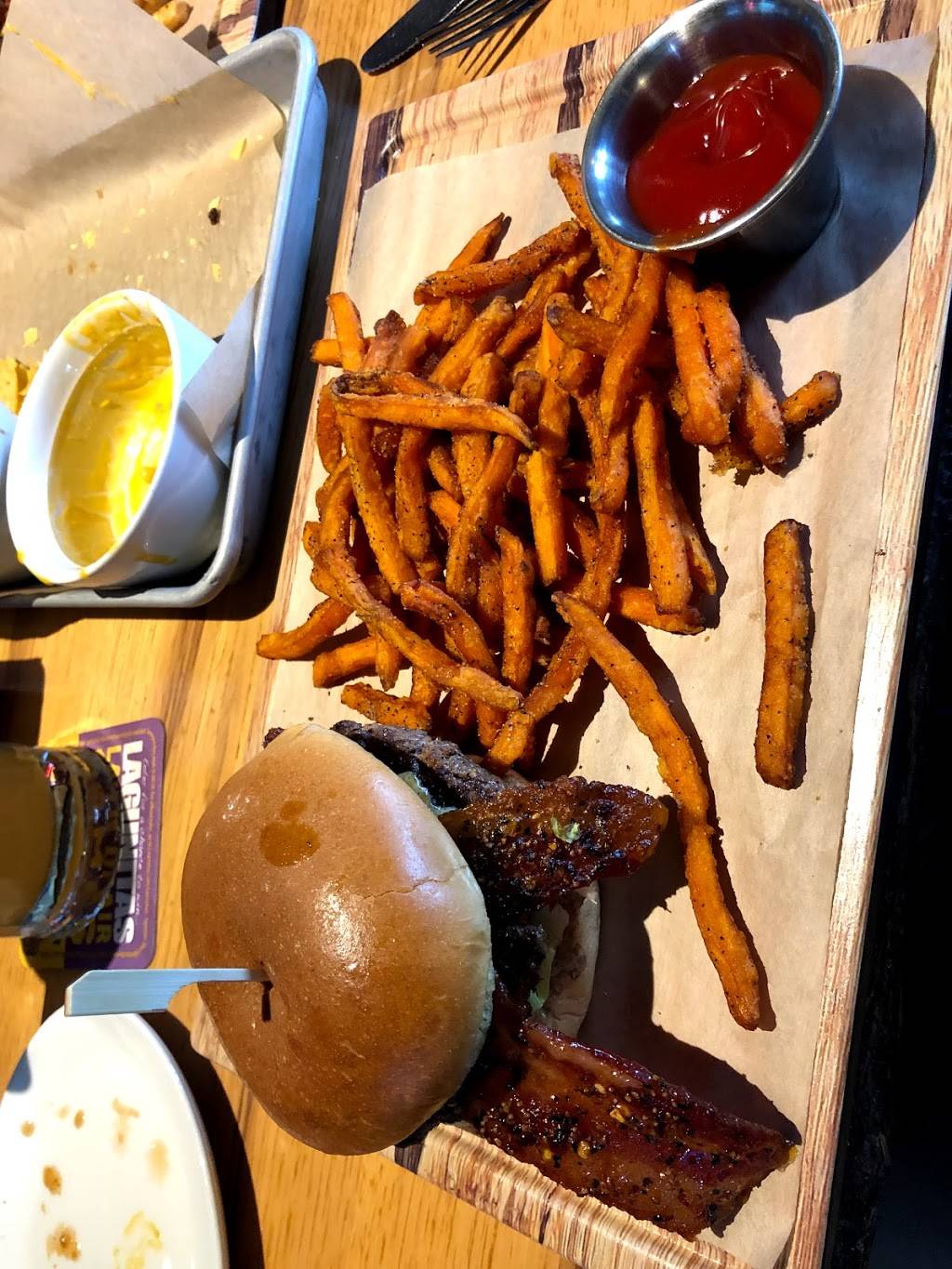 Twin Peaks Greenville | restaurant | 1034 Woodruff Rd, Greenville, SC 29607, USA | 8643264080 OR +1 864-326-4080