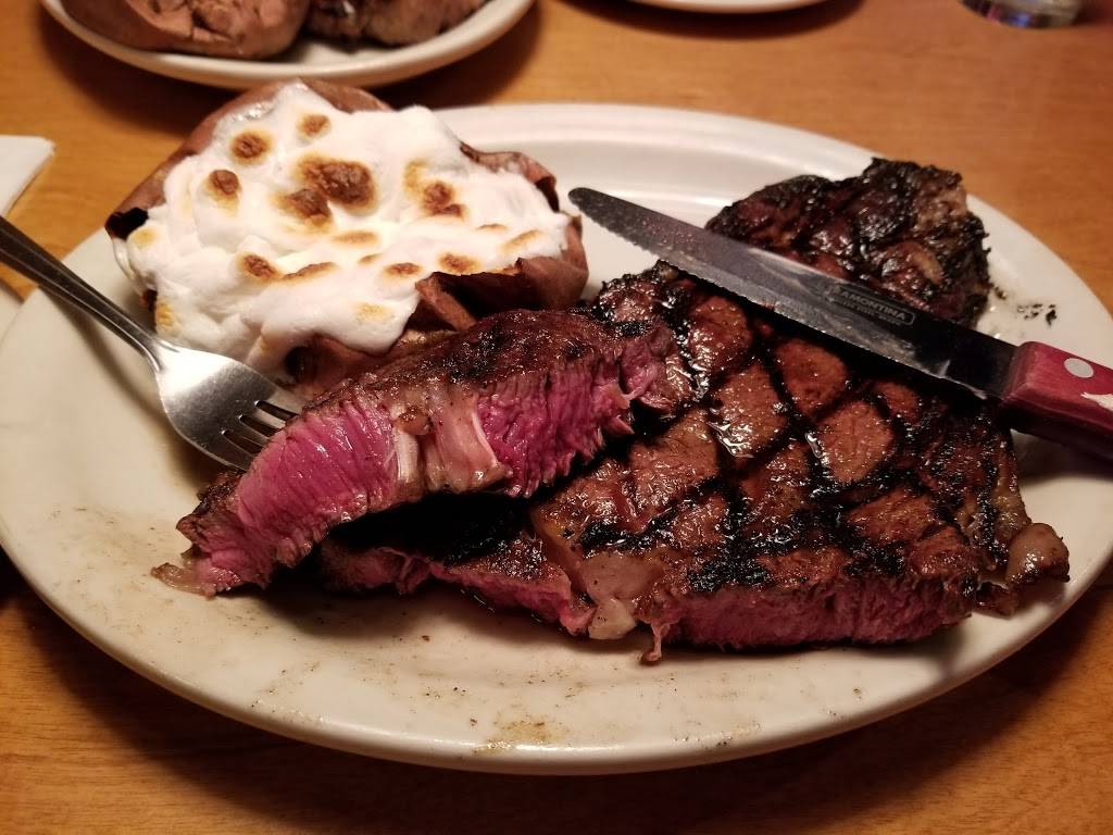 Texas Roadhouse | restaurant | 835 Cog Cir, Crystal Lake, IL 60014, USA | 8153567427 OR +1 815-356-7427