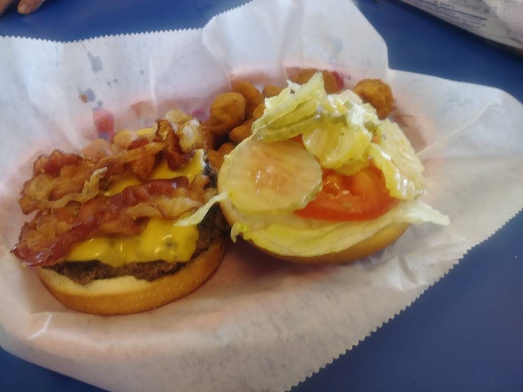 Bills Hot Dogs | restaurant | 848 Providence Rd, Chesapeake, VA 23320, USA | 7573904484 OR +1 757-390-4484