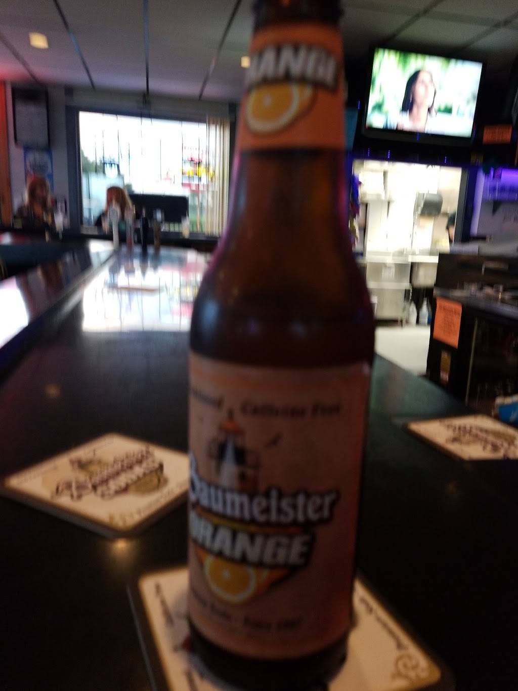 Waterfront Bar & Grill | restaurant | 215 N Main St, Kewaunee, WI 54216, USA | 9203880505 OR +1 920-388-0505