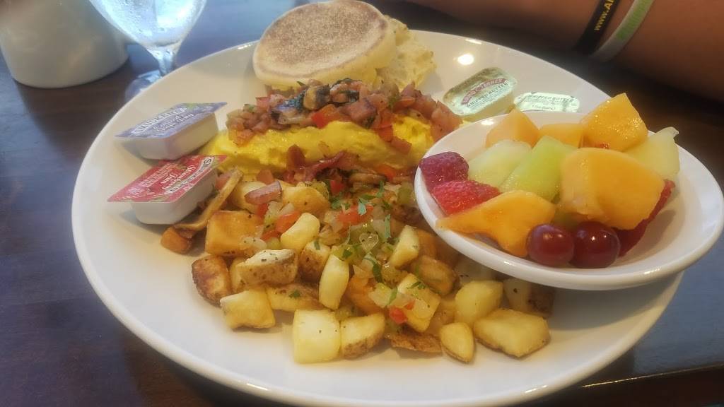 Sand Dollar Restaurant | restaurant | 233 Benjamin Franklin Dr, Sarasota, FL 34236, USA | 9413885555 OR +1 941-388-5555