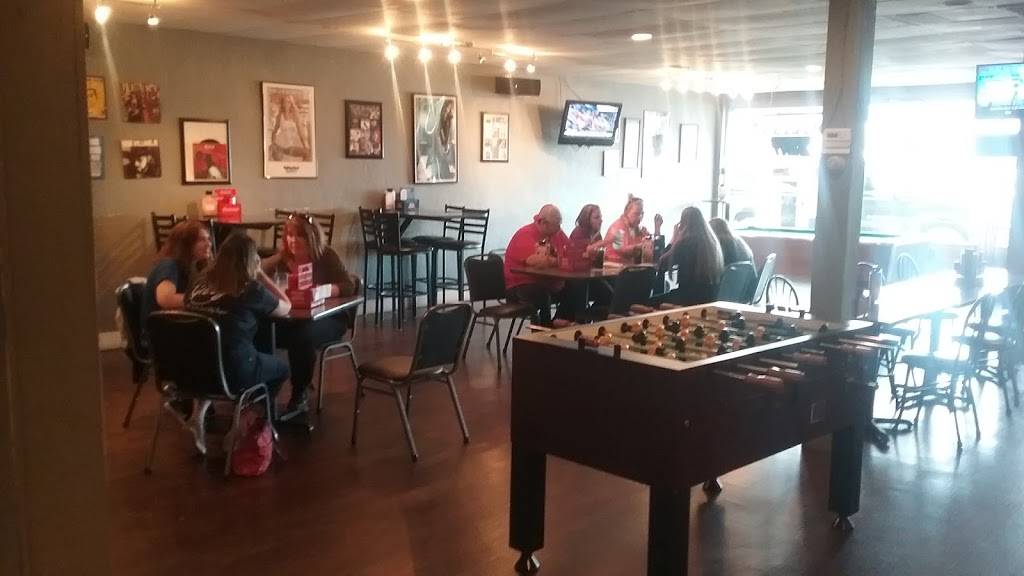 Blondies Bar And Grill | restaurant | 175 S Main St, St Clair, MO 63077, USA | 6366295511 OR +1 636-629-5511