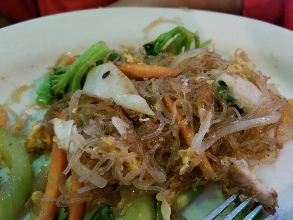 Saeb Thai & Noodles | restaurant | 226 W Bitters Rd #124, San Antonio, TX 78216, USA | 2105453354 OR +1 210-545-3354