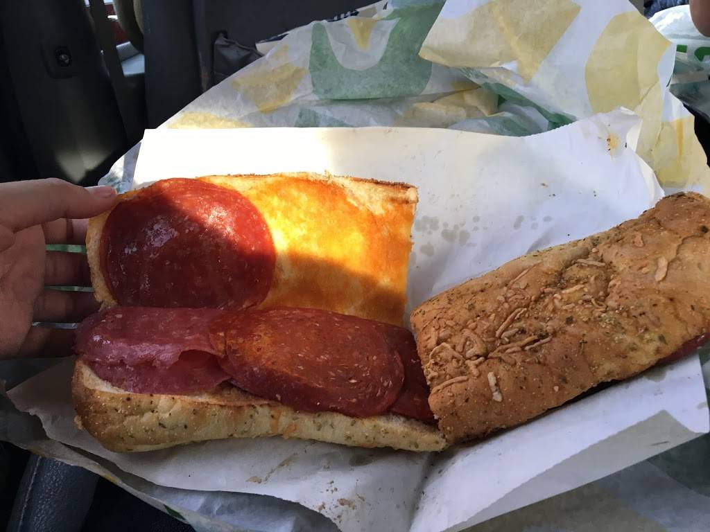 Subway | restaurant | 139 South Higley Rd B2 Suite 101 Lakeview Village@Morrison Ranc, Gilbert, AZ 85296, USA | 4805396600 OR +1 480-539-6600