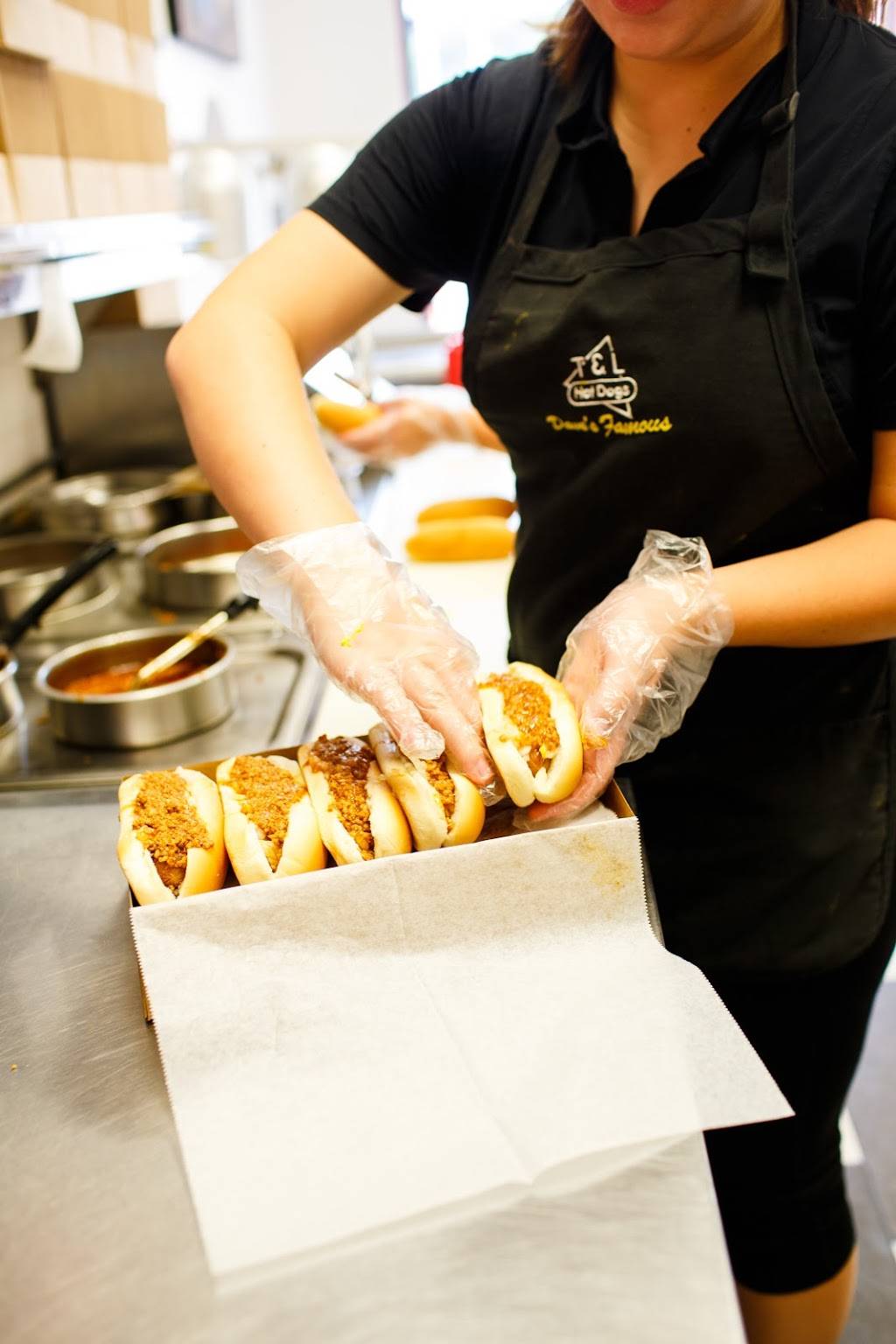 Daves Famous T&L Hot Dogs | restaurant | 29 Garton Plaza, Weston, WV 26452, USA | 3049978340 OR +1 304-997-8340