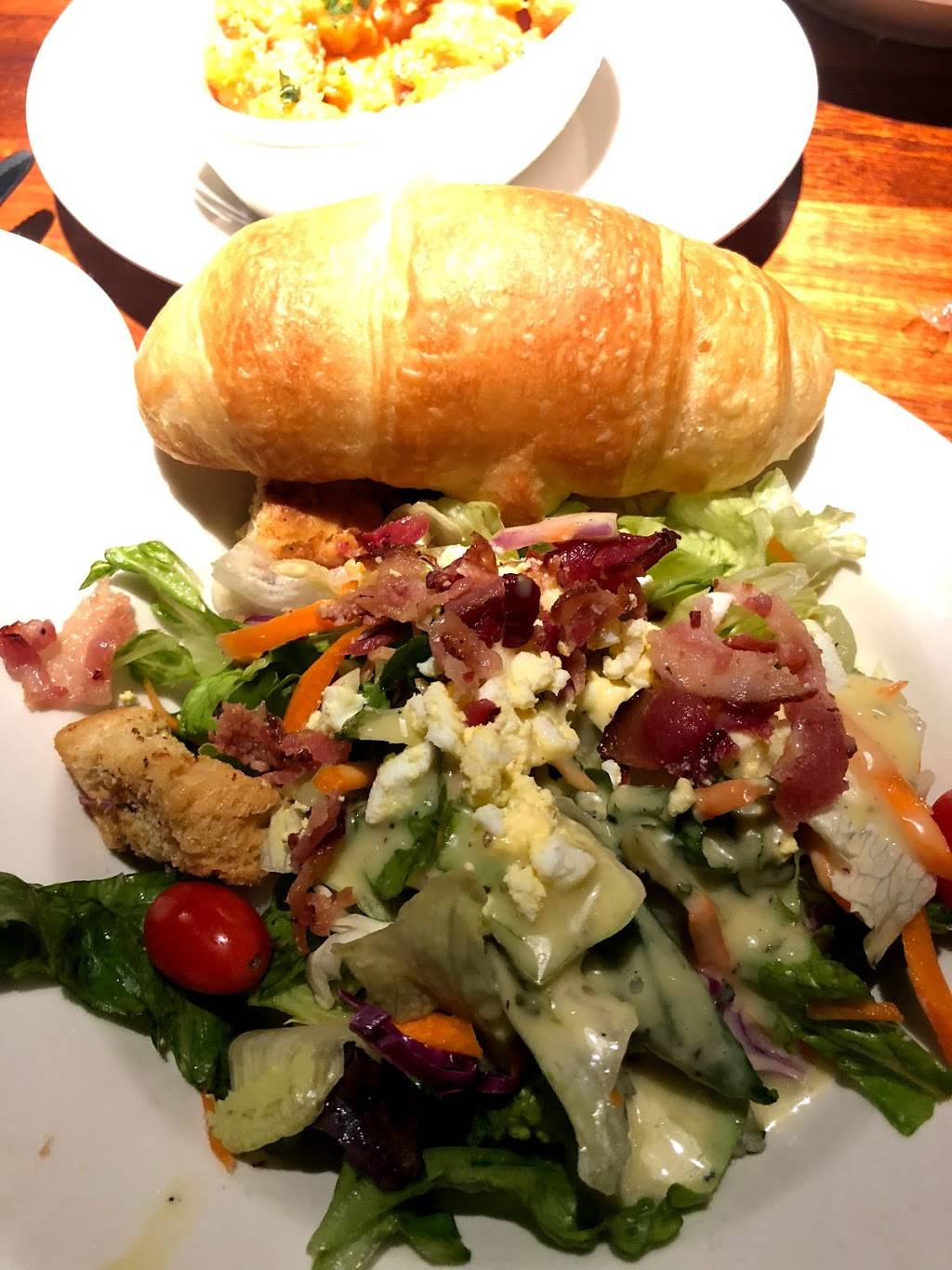 Charlestons Restaurant | restaurant | 6839 S Yale Ave, Tulsa, OK 74136, USA | 9184953511 OR +1 918-495-3511