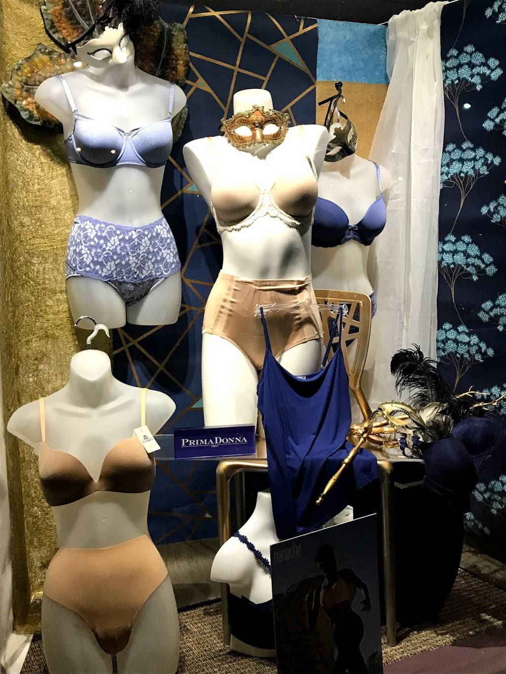 Legs Plus Inc & Bra Boutique | restaurant | 5867 Leslie St, North York, ON M2H 1J8, Canada | 4164972350 OR +1 416-497-2350