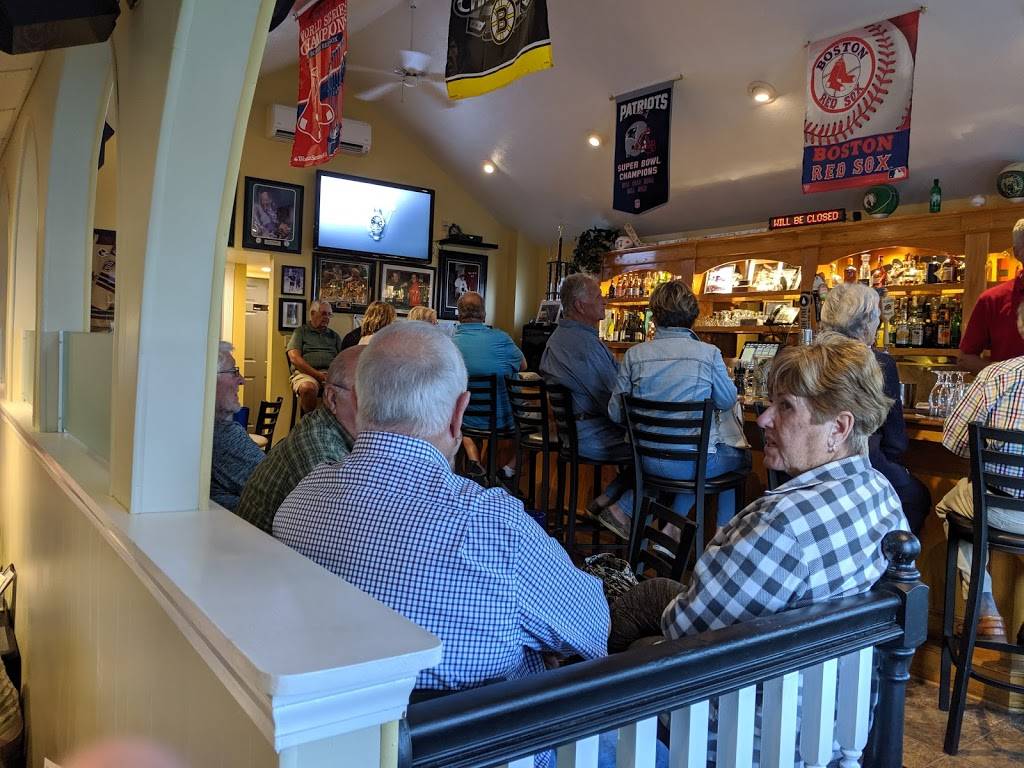 Huots Seafood Restaurant | restaurant | 29 Eastern Avenue, Camp Ellis Beach, Saco, ME 04072, USA | 2072821642 OR +1 207-282-1642