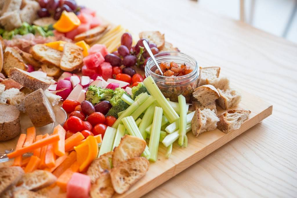 Markina - Resto-boutique | restaurant | 1360 Rue de Montarville, Saint-Bruno-de-Montarville, QC J3V 3T5, Canada | 4506901919 OR +1 450-690-1919