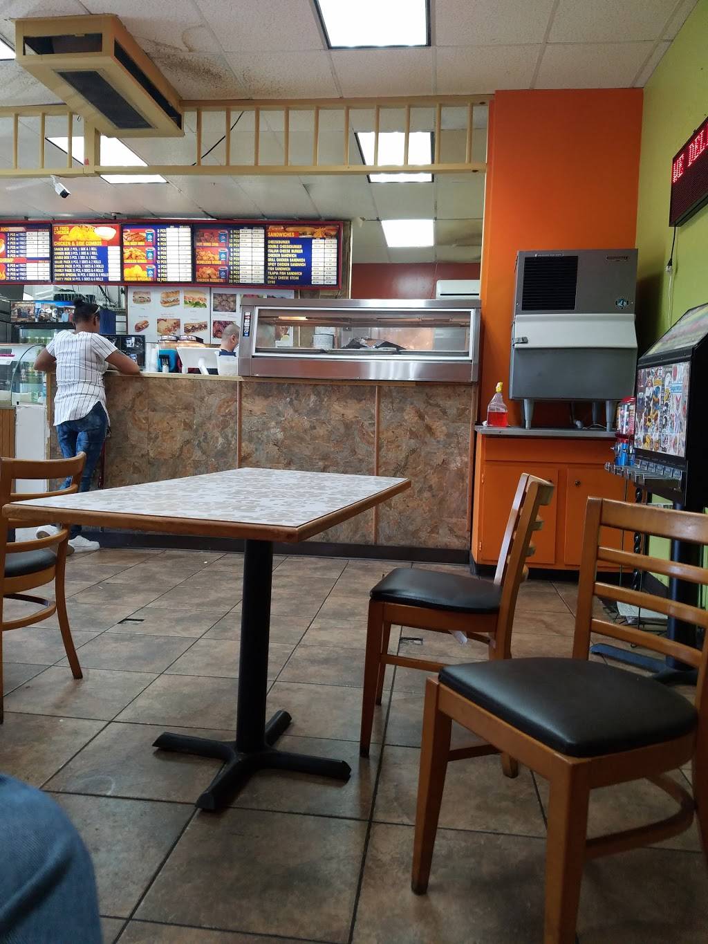 US Fried Chicken | restaurant | 2823 W Sugar Creek Rd, Charlotte, NC 28262, USA | 7044761314 OR +1 704-476-1314