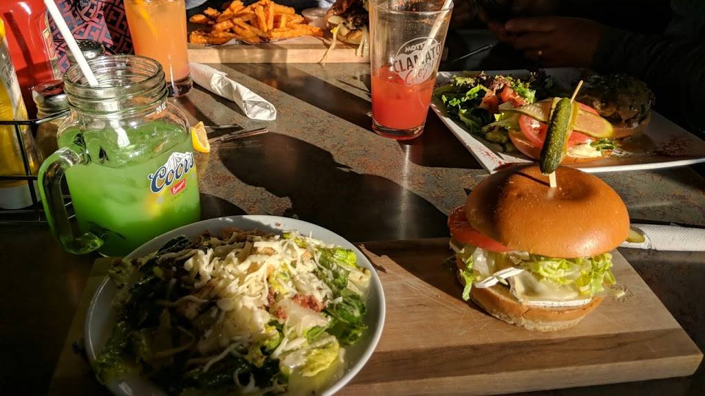 Lala Bistro | restaurant | 530 Avenue de Buckingham, Gatineau, QC J8L 1N2, Canada | 8199861676 OR +1 819-986-1676