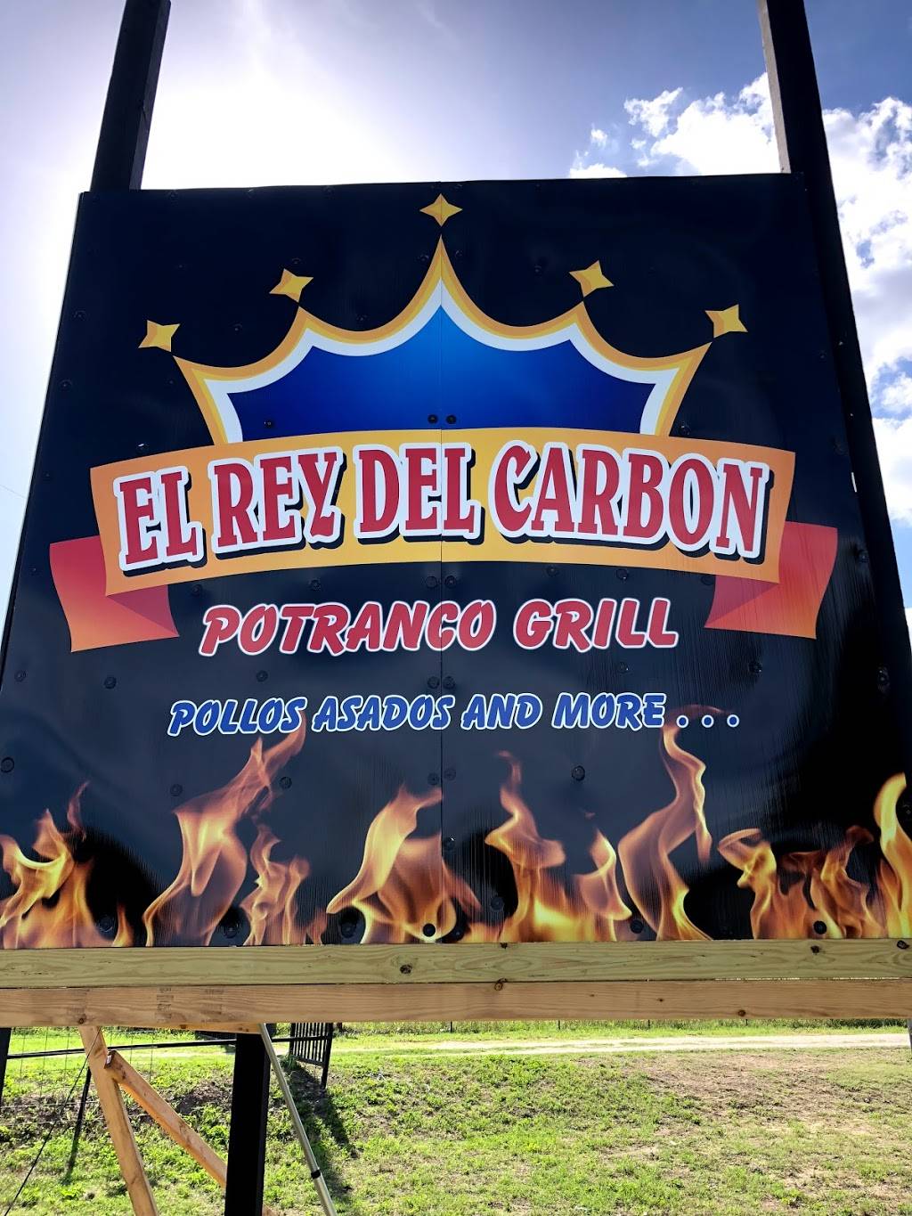 El Rey Del Carbon | restaurant | 11755 Potranco Rd, San Antonio, TX 78253, USA | 2104099596 OR +1 210-409-9596
