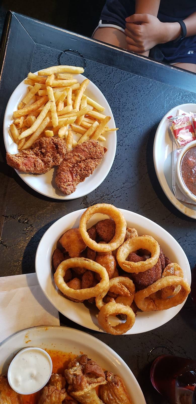 Anchor Bar | restaurant | 1047 Main St, Buffalo, NY 14209, USA | 7168831134 OR +1 716-883-1134