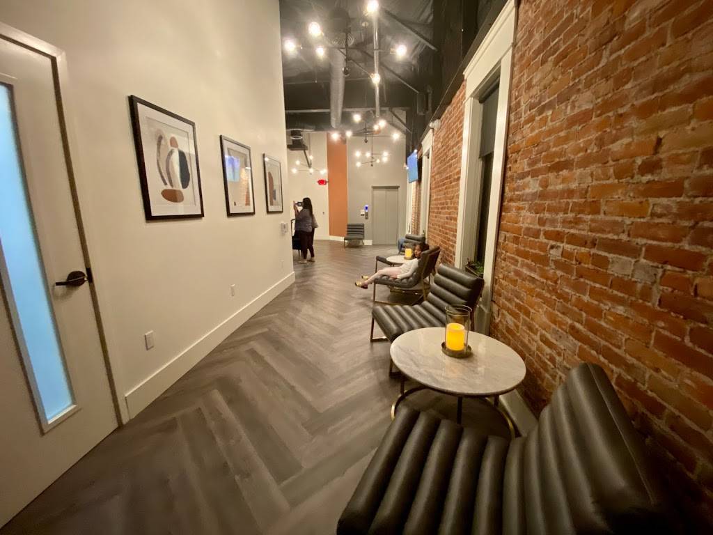 Fugazzis | restaurant | 22 E Oak Ave St, Porterville, CA 93257, USA | 5596150015 OR +1 559-615-0015