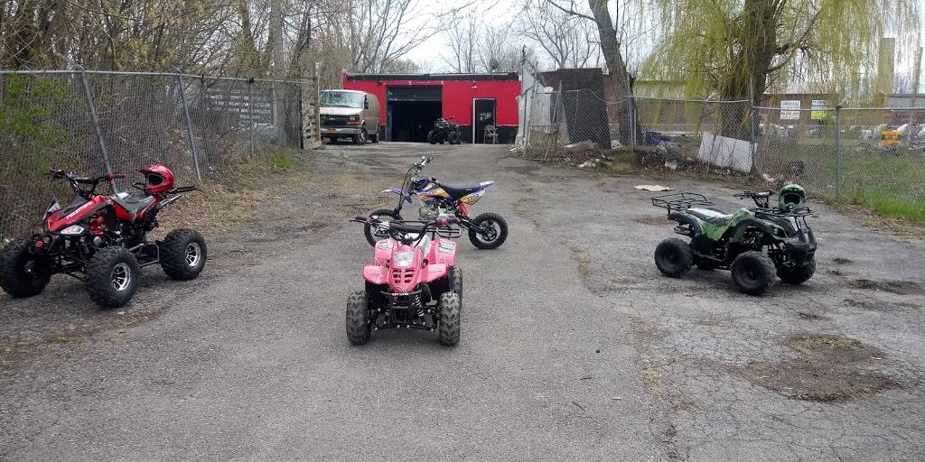 IKE & BGS RESTAURANT | restaurant | 1646 Genesee St, Buffalo, NY 14211, USA | 7168924301 OR +1 716-892-4301