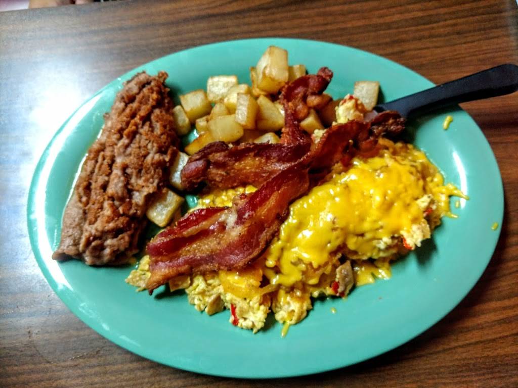 Daniels Cafe | restaurant | 5008 S Presa St, San Antonio, TX 78223, USA | 2108784269 OR +1 210-878-4269