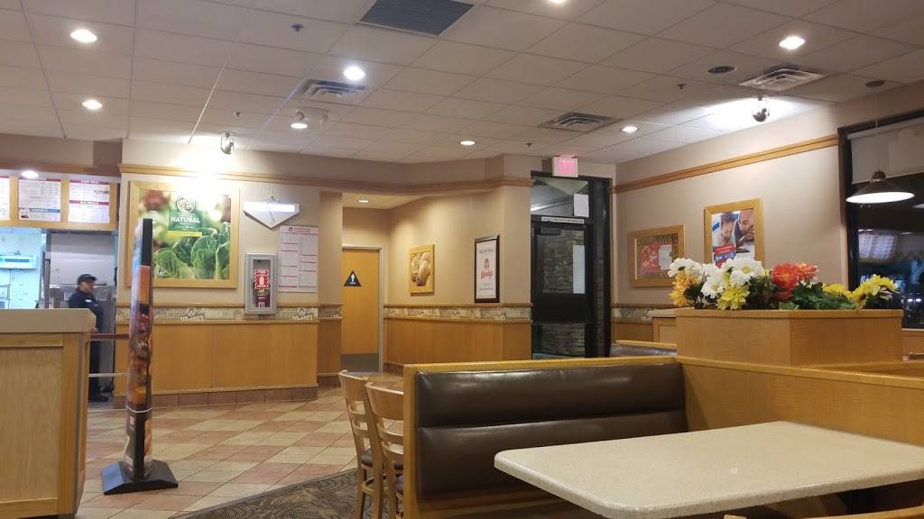 Wendys | restaurant | 12240 Highland Ave, Rancho Cucamonga, CA 91739, USA | 9098997371 OR +1 909-899-7371