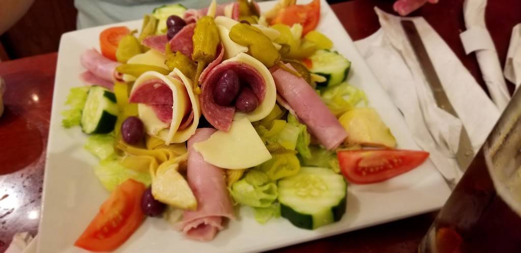 Reginellas Trattoria and Pizzeria | restaurant | 109 Volvo Pkwy, Chesapeake, VA 23320, USA | 7574104979 OR +1 757-410-4979