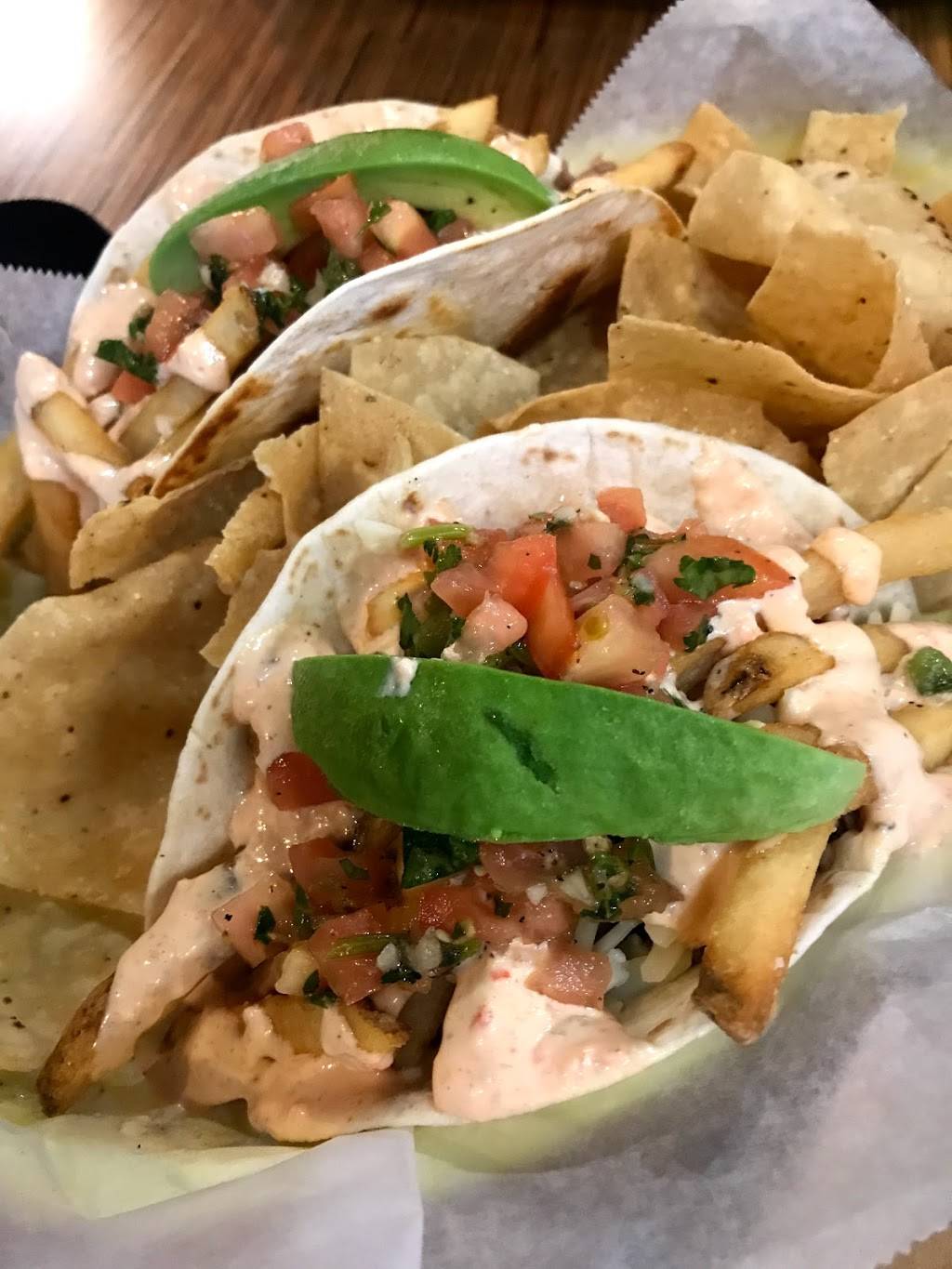 Jimmy Hulas Waterford Lakes | restaurant | 12400 Lake Underhill Rd, Orlando, FL 32828, USA | 4079306511 OR +1 407-930-6511