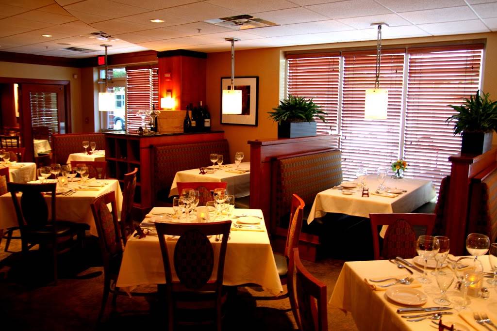 Schlesingers Steakhouse | restaurant | 1106 William Styron Square S, Newport News, VA 23606, USA | 7575994700 OR +1 757-599-4700