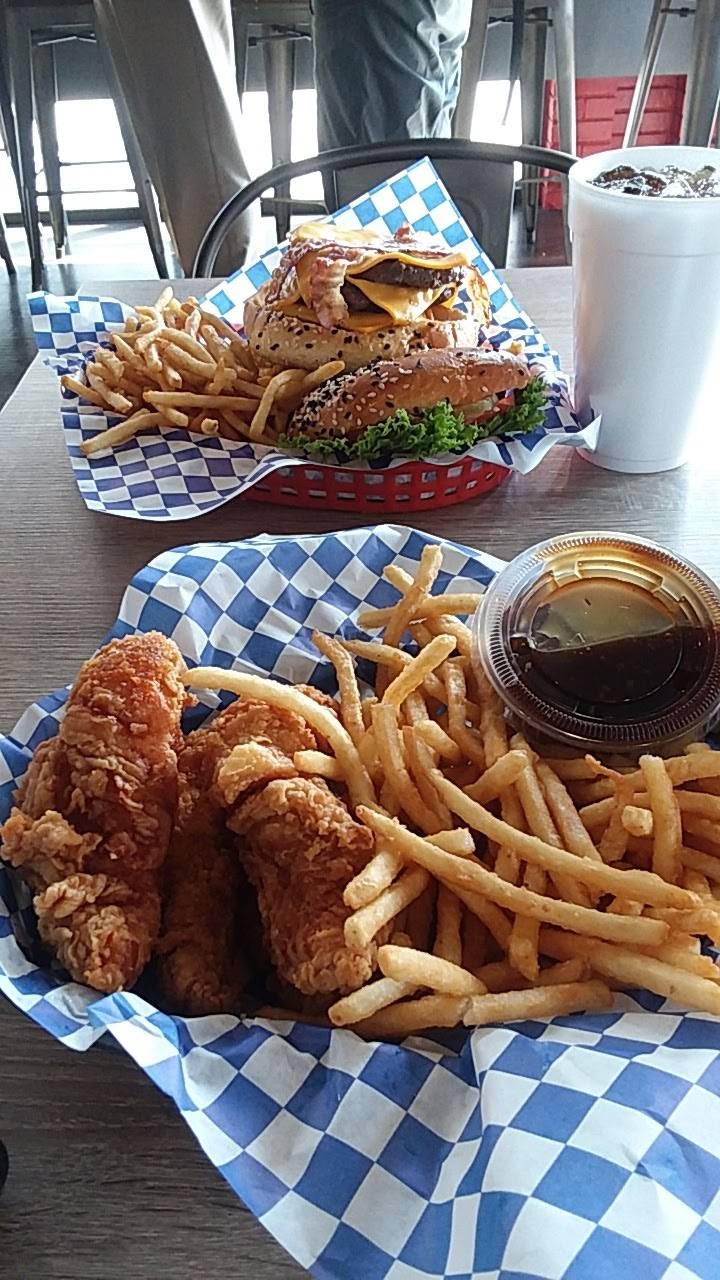 The Chicken Shack | restaurant | 1108 Fulton Mall, Fresno, CA 93721, USA | 5597249887 OR +1 559-724-9887