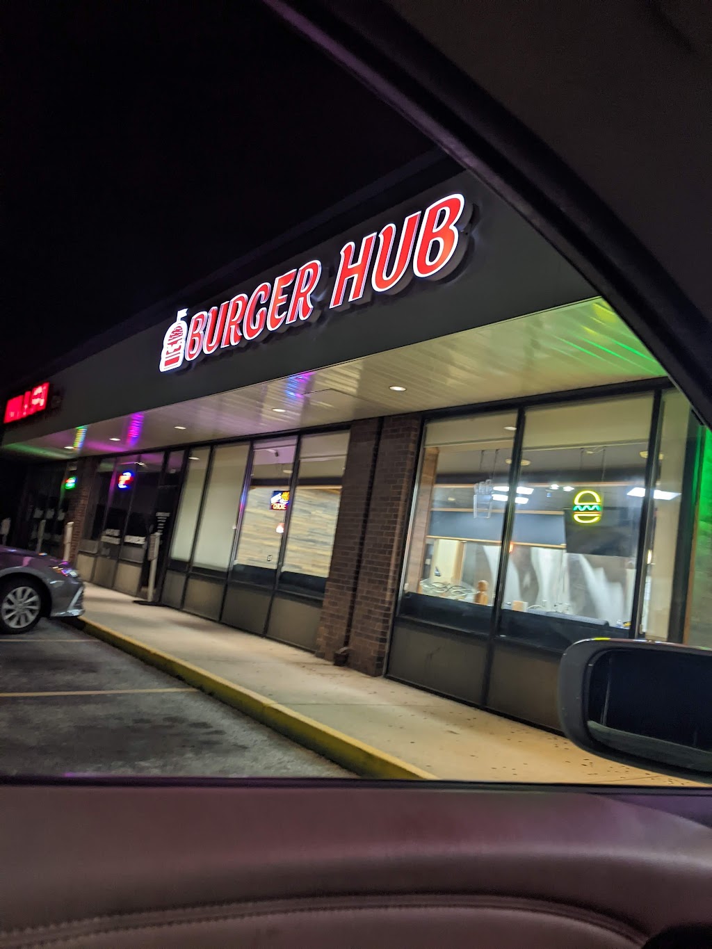 BURGER HUB | restaurant | 6231 S 27th St, Greenfield, WI 53221, USA | 4145740099 OR +1 414-574-0099