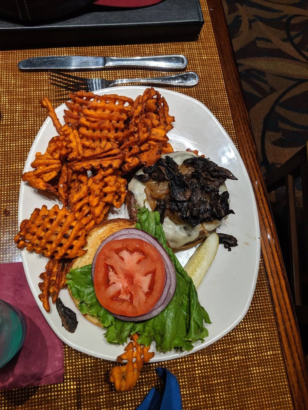 Council Room Restaurant & Bar | restaurant | 30 Rainbow Rd, Albuquerque, NM 87113, USA | 5057967500 OR +1 505-796-7500