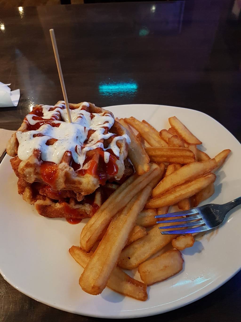 St. Louis Bar & Grill | restaurant | 408 Dunlop St W Unit 1, Barrie, ON L4N 1C2, Canada | 7057374989 OR +1 705-737-4989