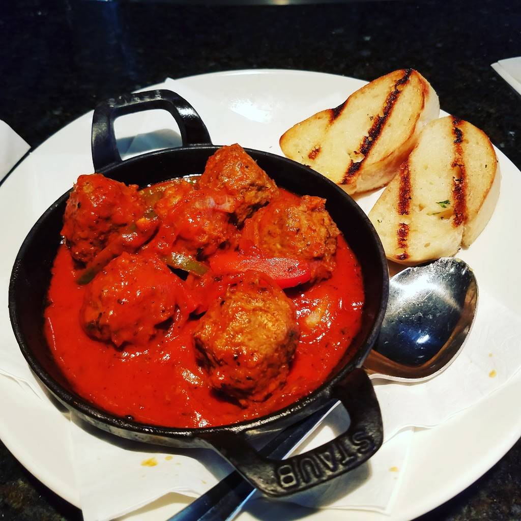 Harry & Izzys - Airport | restaurant | 7800 Col. H. Weir Cook Memorial Dr, Indianapolis, IN 46241, USA | 3172410533 OR +1 317-241-0533