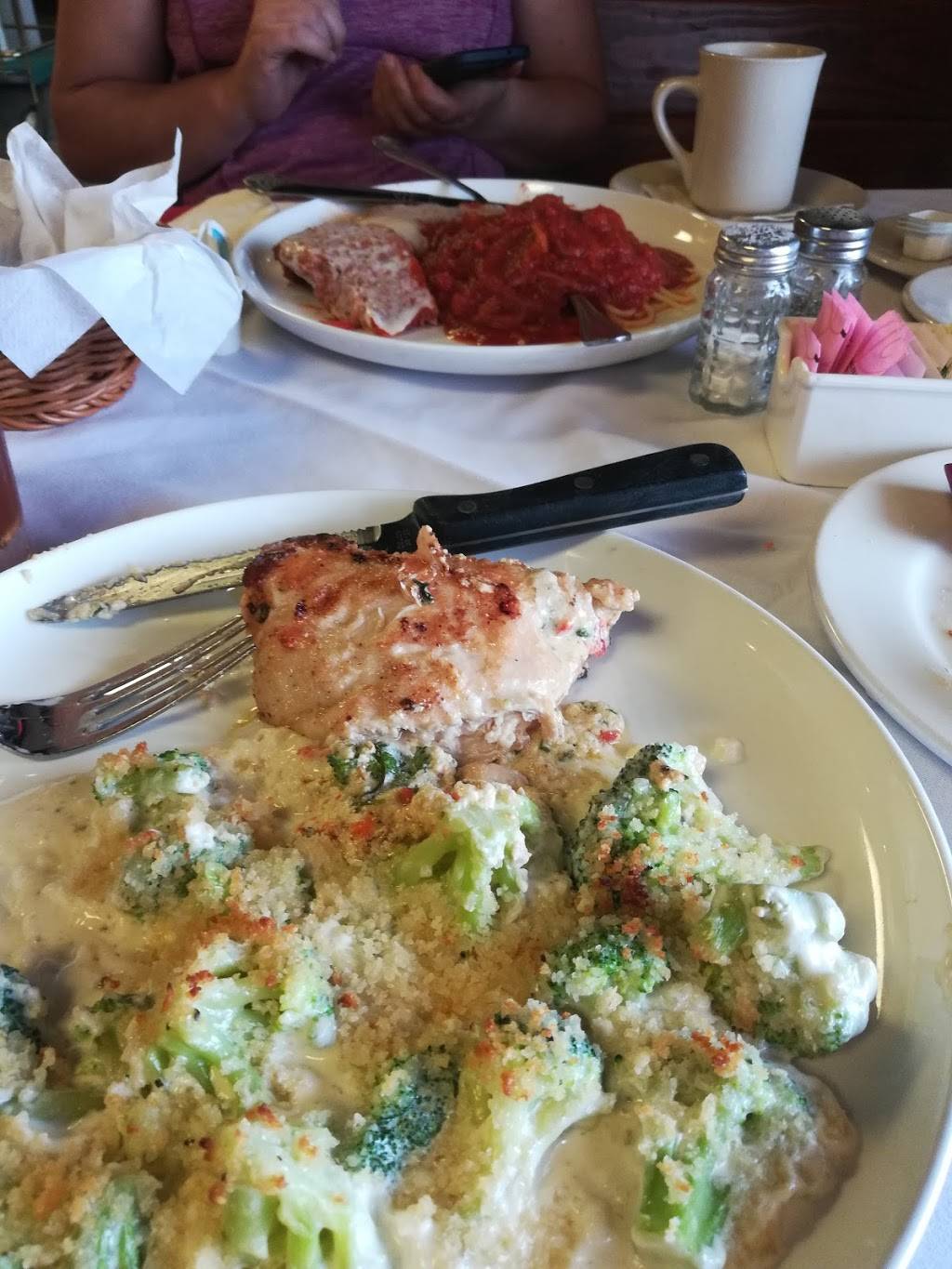 Giovannis Italian Restaurant | restaurant | 801 S Key Ave, Lampasas, TX 76550, USA | 5125563362 OR +1 512-556-3362