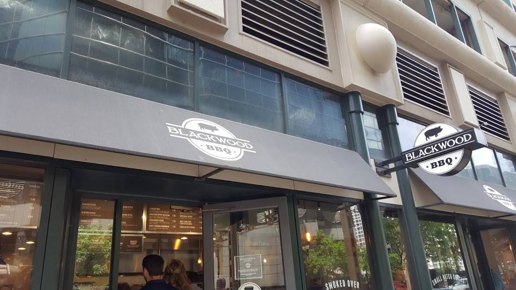 Blackwood BBQ | restaurant | 307 W Lake St, Chicago, IL 60606, USA | 3126219663 OR +1 312-621-9663