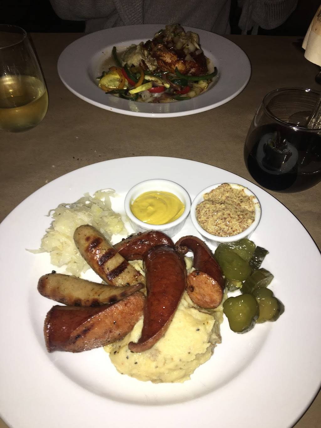 301 Bistro, Bar & Beer Garden | restaurant | 301 Greensboro Ave, Tuscaloosa, AL 35401, USA | 2057641395 OR +1 205-764-1395