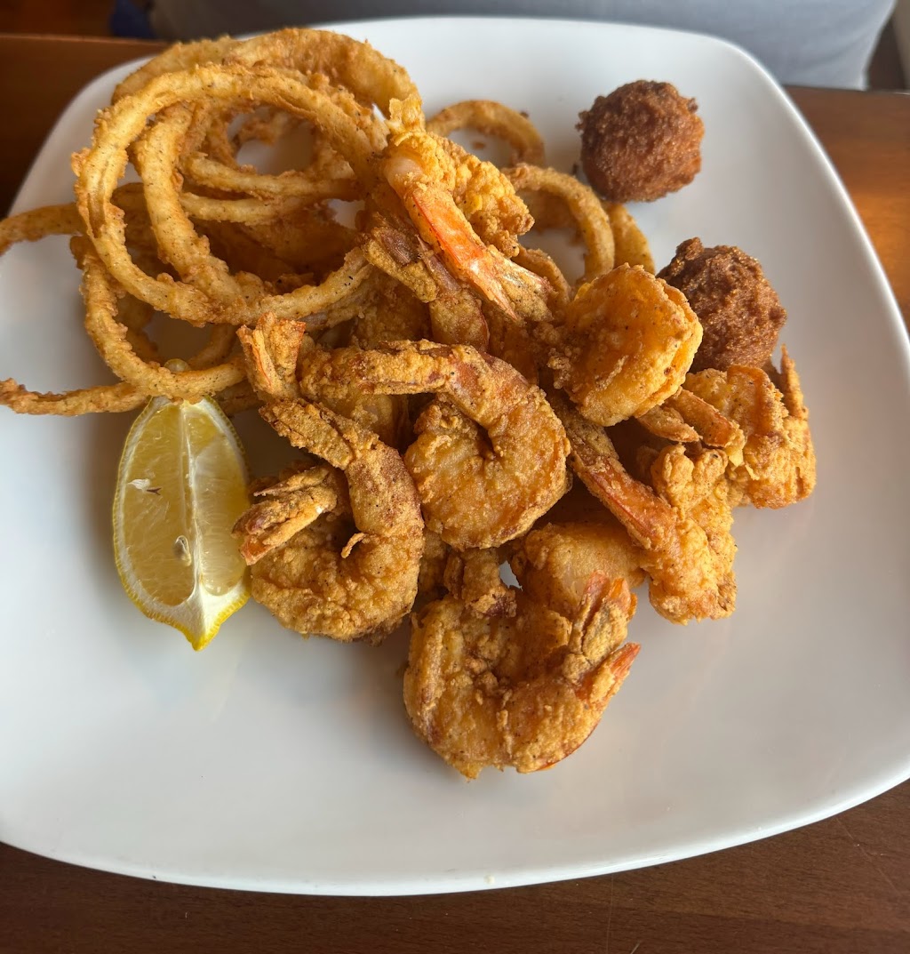 Blow Fly Bar and Grill | restaurant | 1201 Washington Ave, Gulfport, MS 39507, USA | 2282061442 OR +1 228-206-1442