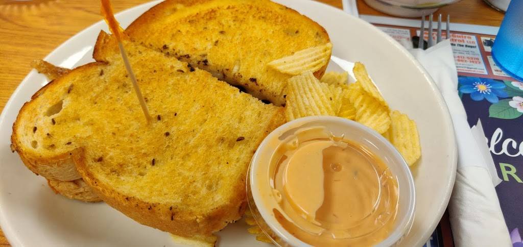 Lilys Restaurant | restaurant | 535 W Mahoning St, Punxsutawney, PA 15767, USA | 8149389419 OR +1 814-938-9419