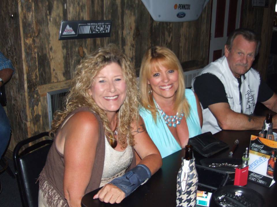 Dee Fords West | restaurant | 1960 McCaig Rd, Lincoln, AL 35096, USA | 2057630202 OR +1 205-763-0202